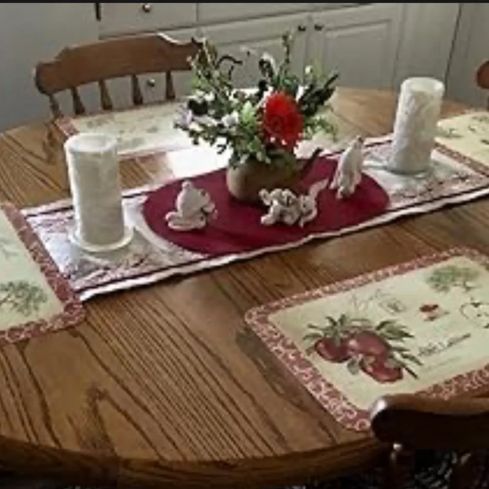 Apple Pear Orchard Placemats  Reversible Easy Care Farmhouse Set of 4 Red Green